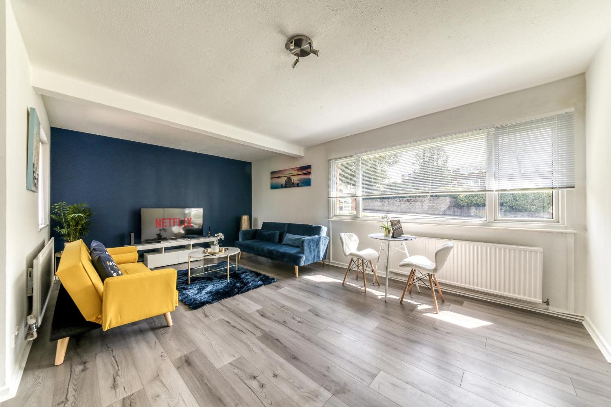 Contemporary 4 Bedroom Detached House With Parking And City Links クロイドン 部屋 写真