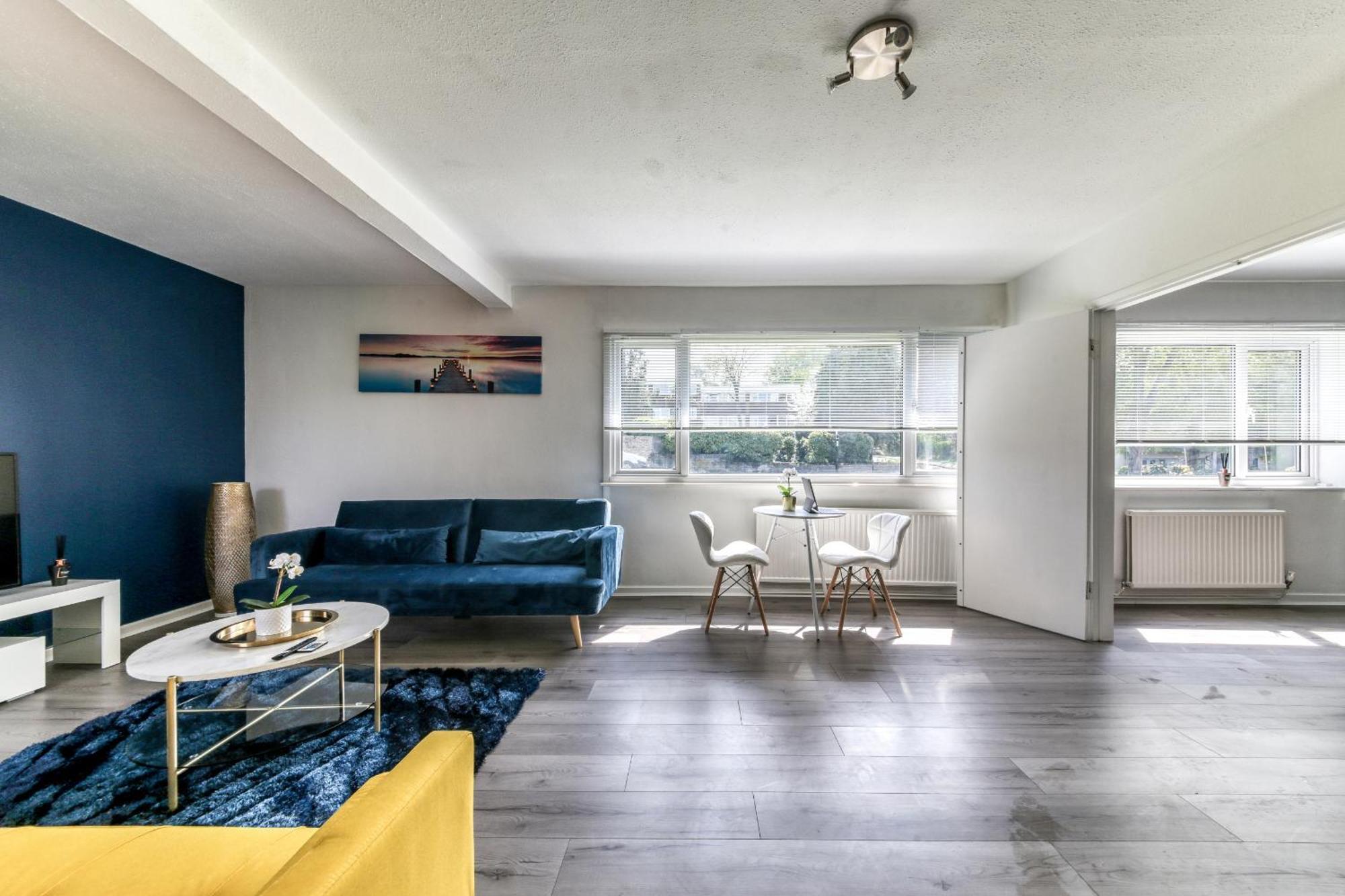 Contemporary 4 Bedroom Detached House With Parking And City Links クロイドン 部屋 写真